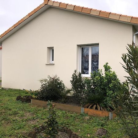 L'Aureilhannaise Exteriör bild